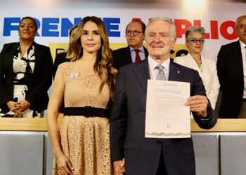 Santiago Creel se registra para buscar candidatura presidencial de la oposición