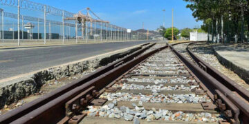 Niño de casi dos años de edad muere arrollado por tren en Chihuahua