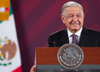 “No me puedo quedar callado”: advierte AMLO a opositores y los califica de “pandilla de rufianes”