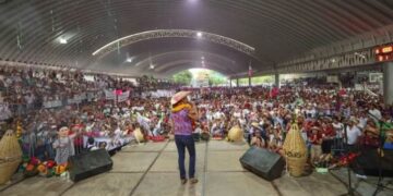 ‘Corcholatas’ de Morena salvan freno a sus campañas en el INE