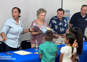 FODEN entrega útiles escolares gracias a su programa “Todos Podemos Ser Útiles”