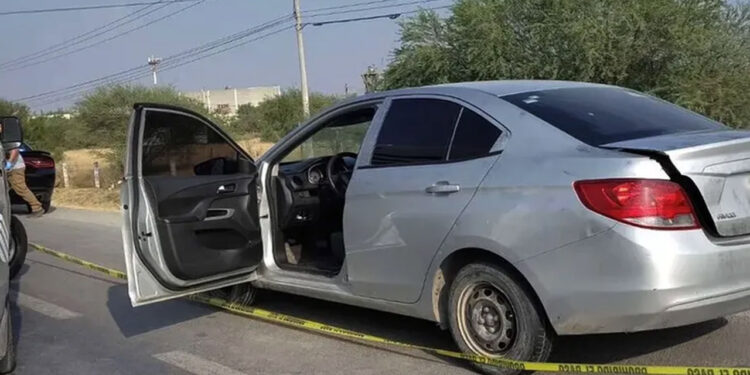 Hallan cuerpo dentro de cajuela de auto abandonado en García