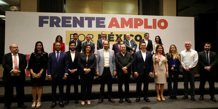 Frente Amplio presenta a observadores de las elecciones para elegir al candidato presidencial