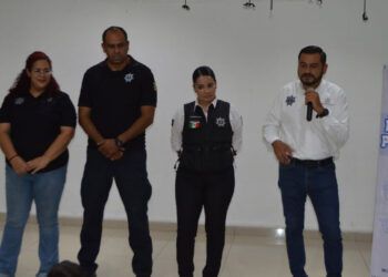 Programas Preventivos lleva actividades lúdicas a jóvenes que toman cursos de manualidades en CANACO