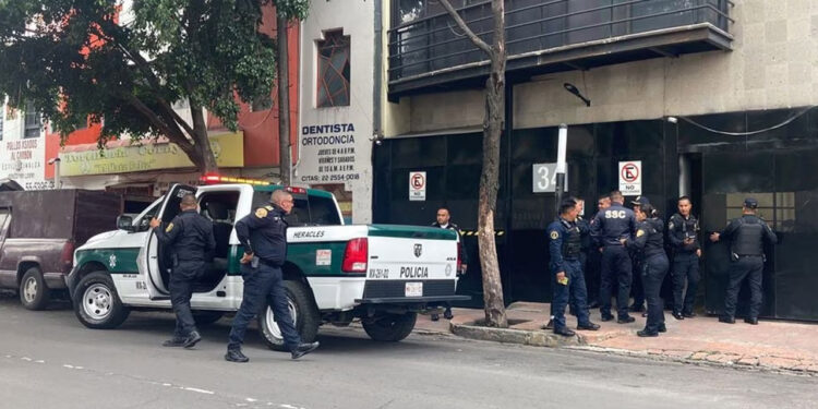 Hombre mata a balazos a esposa y suegra en departamento de la colonia Popotla