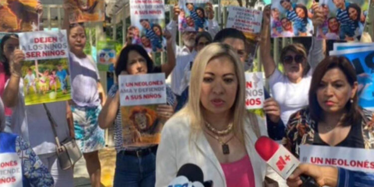 Padres rechazan nuevos libros de la SEP por contenido sobre sexualidad