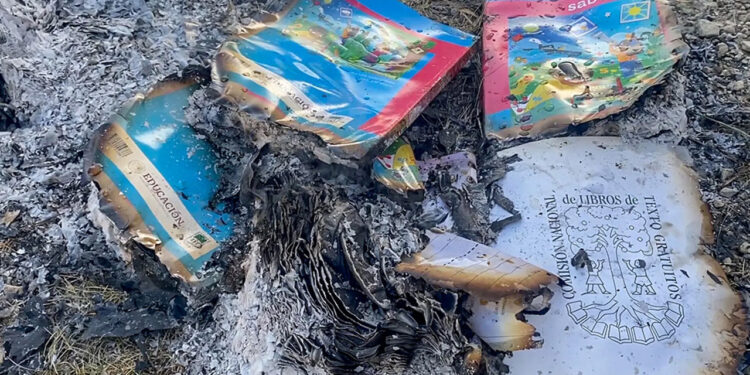 “Tienen derecho de manifestarse, pero no tienen la razón”: AMLO sobre recientes protestas contra libros de texto