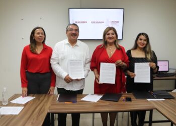 Firman convenio de colaboración Centro de Justicia para las Mujeres con la UNIPOL