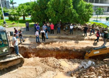 Supervisa Alcalde reposición de tubería de colector Cerritos.