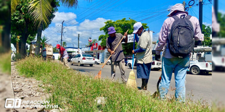 Llaman a vecinos a frenar contaminación en la avenida Emilio Barragán