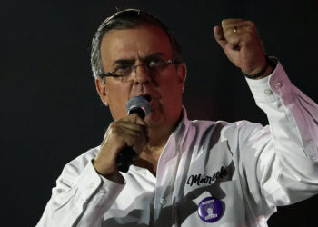 Ebrard interpone juicio contra Morena ante Tribunal Electoral