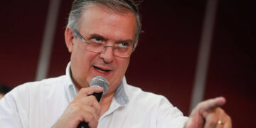 AMLO espera que Ebrard se mantenga en la 4T: Hay que esperar lo que decida, está en libertad