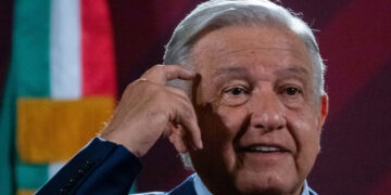 Terminó la encuesta: Mario Delgado. Miércoles o jueves entrego bastón de mando: AMLO