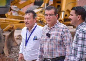 Edgar González supervisa obra del colector de Infonavit Alarcón; actualmente lleva un 80 por ciento de avance