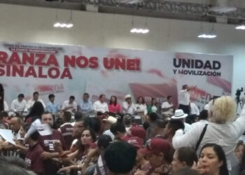 ¡Fuera PRI, fuera PRI!, gritan morenistas en la firma del Acuerdo de Unidad por la Cuarta Transformación