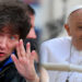 Milei se lanza otra vez contra el papa Francisco y lo acusa de apoyar a ‘comunistas asesinos’
