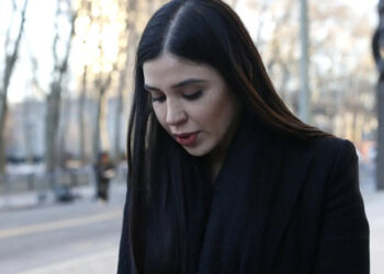 AMLO dice que corresponde a FGR pedir extradición de Emma Coronel