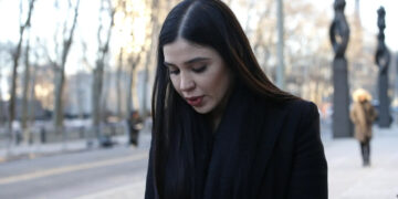 AMLO dice que corresponde a FGR pedir extradición de Emma Coronel