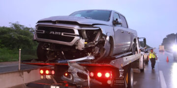 Choca el cantante Joel Elizalde por la carretera Libramiento Mazatlán