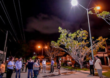 Realiza comité de adquisiciones prueba física dentro de la licitación pública para la compra de 10 mil lámparas