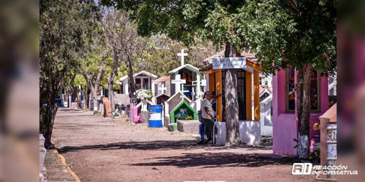 Todo listo para recibir a los mazatlecos en los panteones este Día de muertos