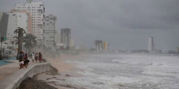¡A tomar precauciones! “Lidia” se intensifica y podría amenazar costas sinaloenses este domingo