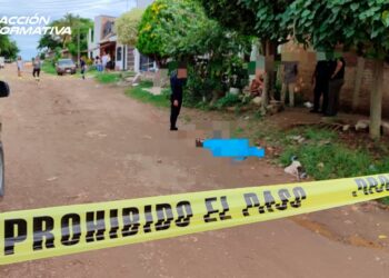 Adulto mayor resbala en la calle y muere por el golpe en Mazatlán