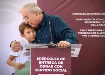 Rocha entrega Obras de Pavimentación en la colonia Lázaro Cárdenas