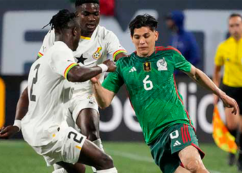 México vence a Ghana 2-0 con goles de Lozano y Antuna
