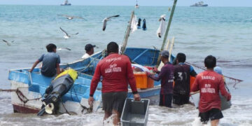 Gobierno del Estado anuncia apoyos para pescadores ante bajas capturas: Rocha