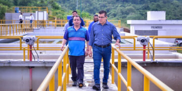 Revisa Edgar González la operación de la Potabilizadora Miravalles