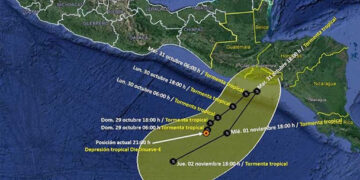 En ‘estrecha vigilancia’ depresión tropical Diecinueve-E al sur de Chiapas
