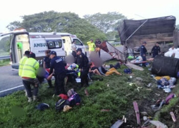 Accidente en Chiapas deja 10 migrantes muertos y 15 heridos