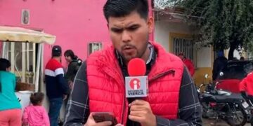 Reportero se entera de la muerte de su primo EN VIVO mientras cubría los hechos