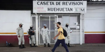 Migrantes enfrentan en estaciones de México violaciones, tortura y falta de servicios