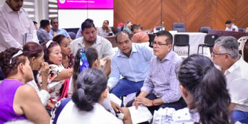 Atiende Edgar González a vecinos de San Francisco II