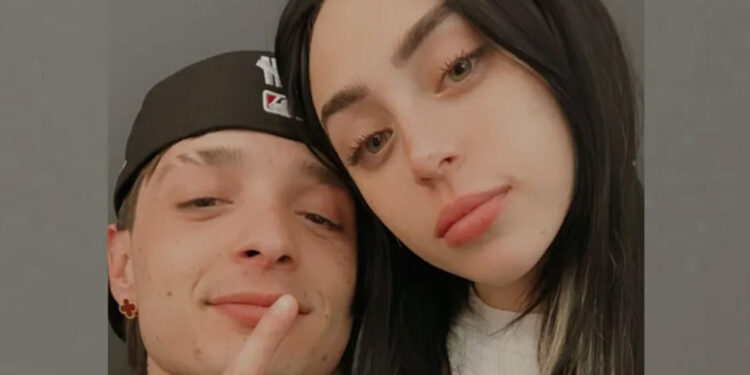 Nicki Nicole y Peso Pluma confirman su noviazgo con este tierno beso en medio de un concierto