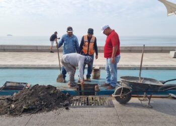 Obras Públicas realiza jornada de mantenimiento a la zona turística de Mazatlán
