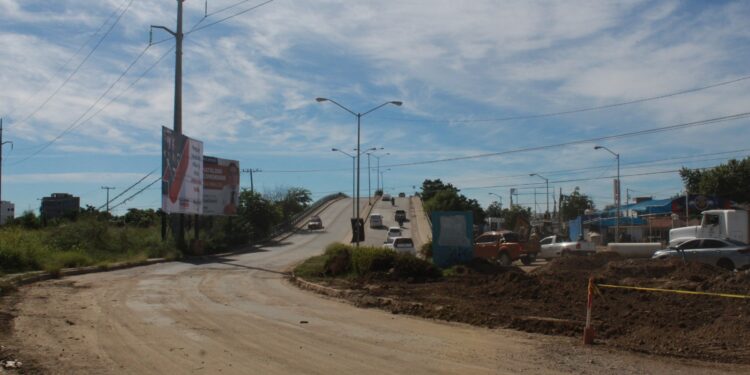 ¡Por fin! Después de un mes abren circulación en el puente de Prados del Sol