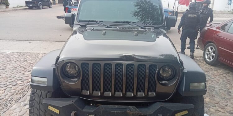 Grupo Élite de la PEP Sinaloa recupera camioneta robada en Estados Unidos