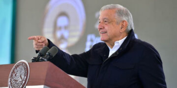 AMLO aplaude que Ebrard se quede en Morena: “Es mucha madurez, lo más importante es que continúe la transformación”