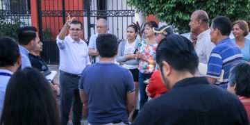 Anuncia Edgar González obra de alcantarillado en Villas del Estero