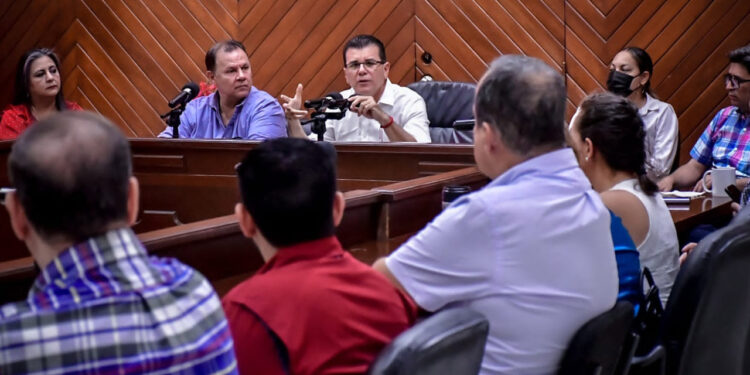 Encabeza Edgar González reunión de gabinete
