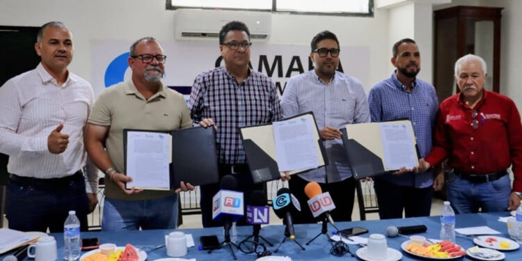 Coepriss y Canaco Servytur firman convenio de colaboración