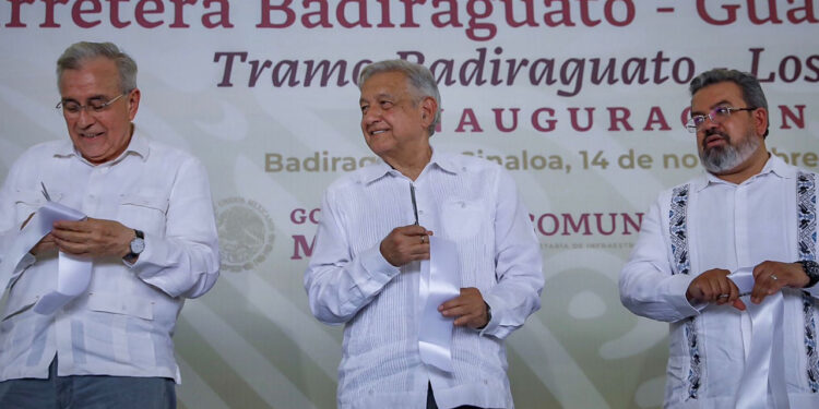 Incrementar la conectividad de Sinaloa con Chihuahua, objetivo fundamental de la carretera Badiraguato – Parral: López Obrador en inauguración conjunta con Rocha Moya