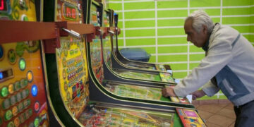 AMLO va tras las máquinas tragamonedas en los casinos, ¿por qué quiere prohibirlas?