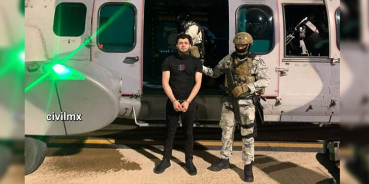 ¿Cuánto cuesta la playera con la que “El Nini” arribó a instalaciones de la FGR en la CDMX?