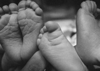 Una mujer de 70 años da a luz a gemelos