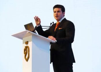 Samuel García asume nuevamente el cargo como gobernador de NL; el 2 de diciembre regresará a precampaña rumbo al 2024