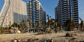 López Obrador prevé que en marzo-abril de 2024 estén rehabilitados 35 hoteles en Acapulco